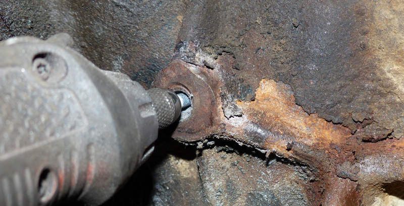Illustration for article titled Here's How You Remove A Fractured Bolt Extractor Tip From Inside A Broken Bolt